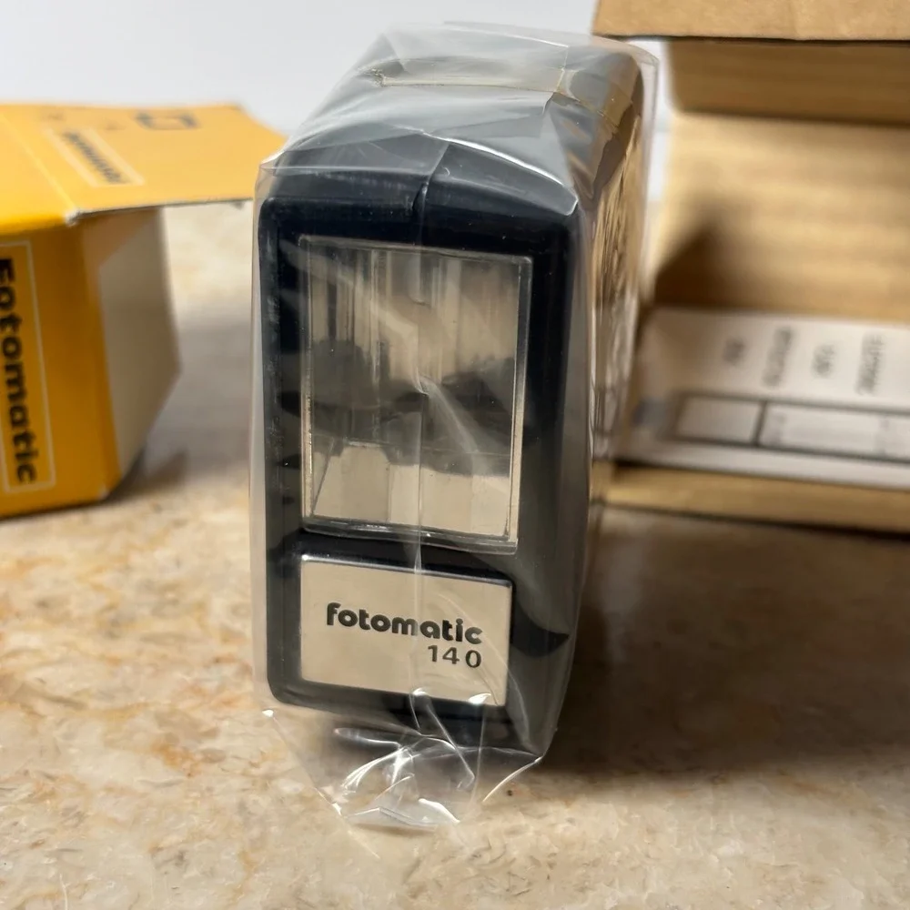 Fotomatic Electronic Flash 140 Black Vintage 35mm‎ Camera Hot Shoe Mount Sealed